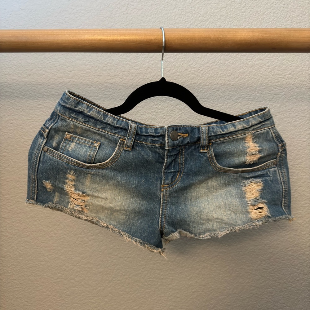 NWT Designer Denim Daisy Duke Booty Shorts, US size 4